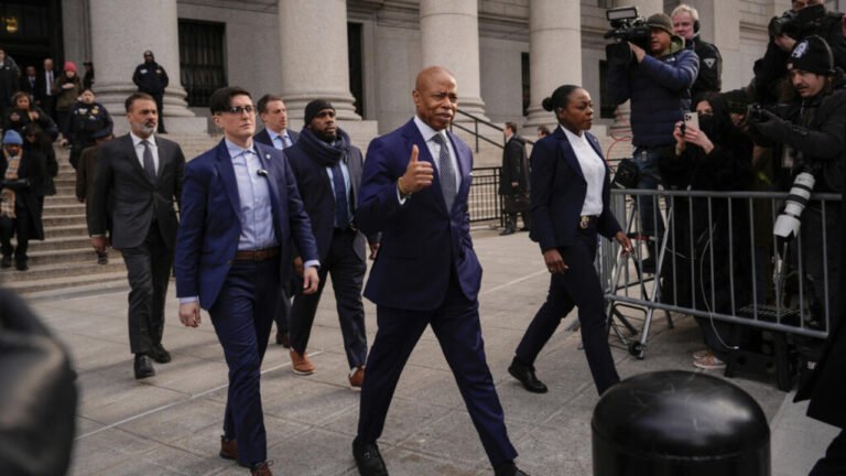 Warum die Entscheidung, wer der nächste Bürgermeister New Yorks wird, nicht erst am Wahltag im November, sondern schon am Dienstag fällt und welche gewaltige Machtfülle das Amt hat