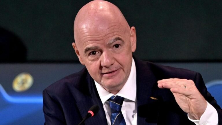 Sie suchen Nähe zu Trump – Fifa bezieht Büro im Trump Tower – Chef Infantino ‘dankt‘  dem US-Präsidenten auch noch