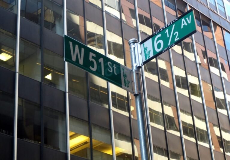 Warum gibt es in Manhattan eine 6 1/2 Avenue?